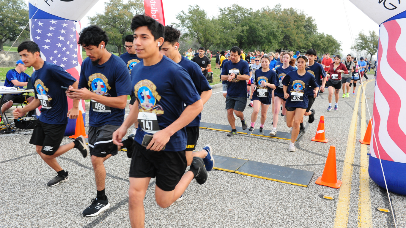 Participants starting the 10k run